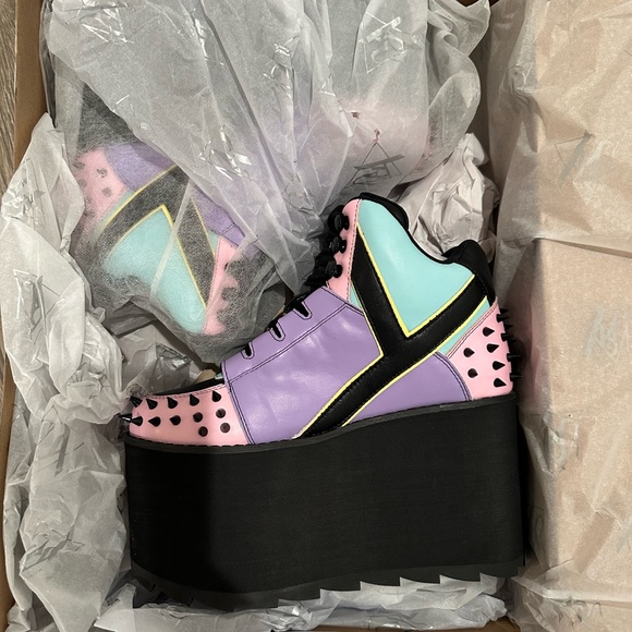 Yru Dollskill pastel goth Quizmo platform sneakers - Picture 2 of 4
